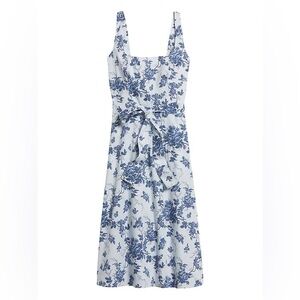 Banana Republic Poplin Square-Neck Midi Length Dress
Size 2